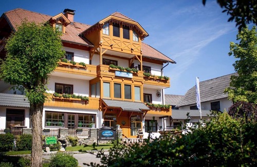 Seeboden Bed & Breakfast | Dreibettzimmer Ohne Balkon und mit Schlafsofa - Pension Kärnten