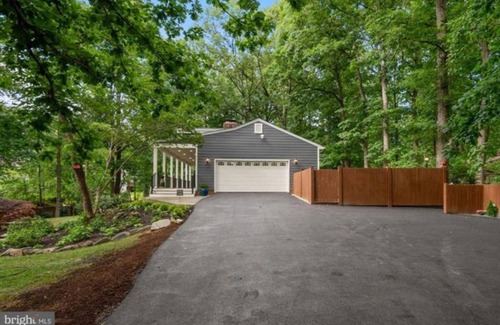 Dunn Loring House | DREAM 10+HOME!
