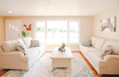 Clay House | Dream Acres Farm - 3 Bedrooms Kings/Queen/ Near Base