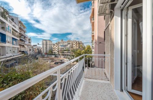 Exarhia Apartment | Dream Athens Stay Cozy 3BR with balcony