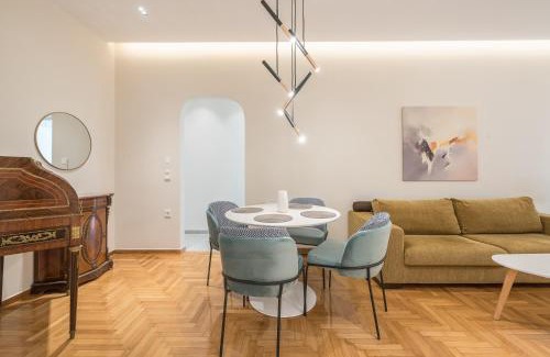 Exarhia Apartment | Dream Athens Stay Cozy 3BR with balcony