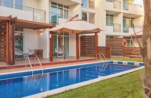 Ulcinj Hotel | Dream Beach Getaway! THREE Comfortable Units, Pools, Beachfront, Free Parking!