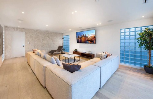 Norma Triangle House | Dream Beverly Hills Mansion W. Pool & Rooftop Deck