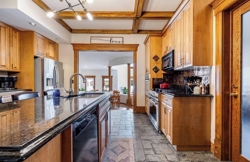 Leamington Bed & Breakfast | Dream BNB Estate Inn and Retreat House