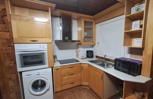 Fortuna Cabin | Dream cabin with outdoor Jacuzzi and barbecue.