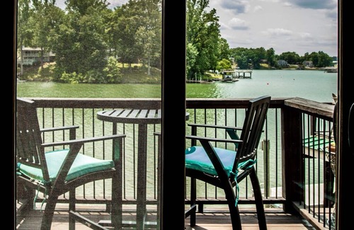 Moneta House | Dream Come True. Directly on water! No steps! Fenced yard! One of a kind on SML!