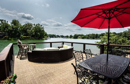 Moneta House | Dream Come True. Directly on water! No steps! Fenced yard! One of a kind on SML!