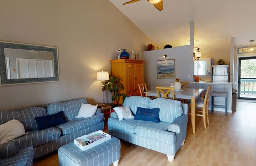 Fort Walton Beach - Destin Condo | Dream Destin-ation 2 bed, 2 bath condo, 5 minutes to deeded beach access