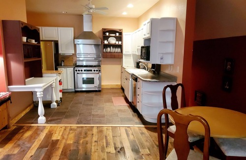 Cameron Hotel | Dream Drift Motel