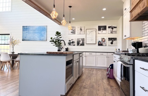 Golden House | Dream Family Getaway!