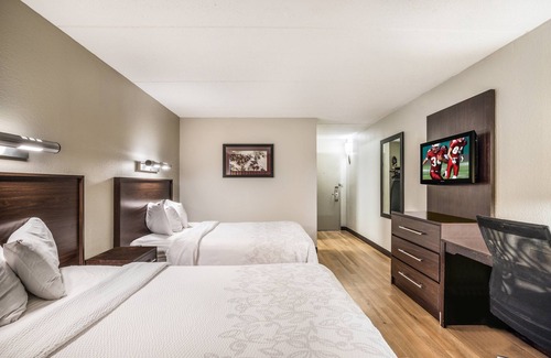 Woburn Hotel | Dream Family Vacation! 2 Pet-Friendly Units, Close to Liberty Ride Trolley Tour!