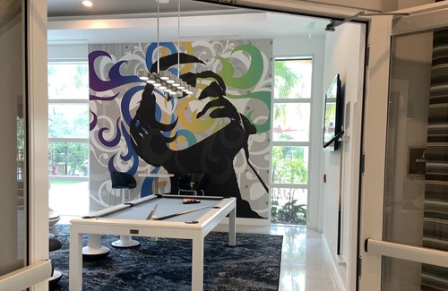 Sunrise Apartment | Dream Florida Apartment 1 block from Sawgrass Mall (Miami Metro Area) Pool, Gym.
