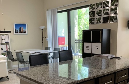 Sunrise Apartment | Dream Florida Apartment 1 block from Sawgrass Mall (Miami Metro Area) Pool, Gym.