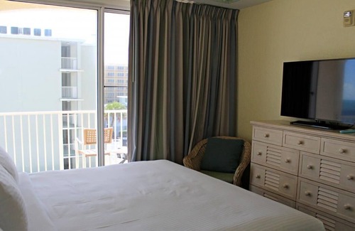 Bostroms Resort | Dream Getaway! 3 Great Units w/Kitchen, Bbq Facilities, Outlet Shopping