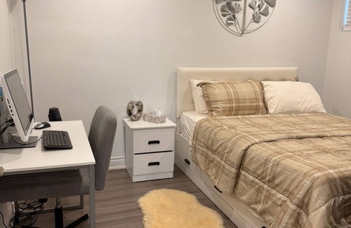 Thorold House | Dream Home, Cosy, nice, quiet environment, best getaway location for your trip.