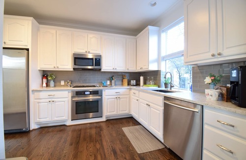 Oak Lawn House | DREAM HOME in the Heart of Oak Lawn! WALK SCORE 94