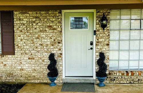 Clarksdale House | Dream Home in the MS Delta, home of the blues. 2 miles to all historical sites.