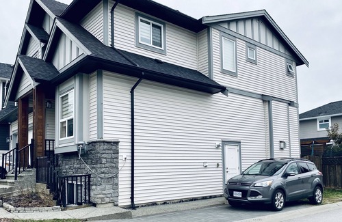 Maple Ridge Apartment | Dream Home ~ Modern & Cozy ~ We provide everything you need to feel like Home 💕