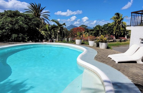 Le Morne House | Dream home overlooking the lagoon and Le Morne mountain. 3 bedrooms, sleeps 6