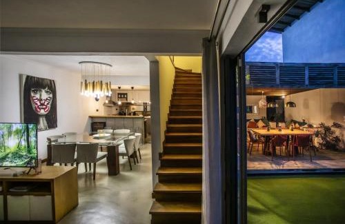 Midlands House | Dream home with beach access