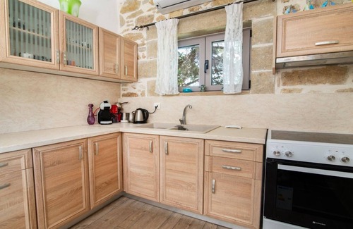 Drapanias House | Dream House | 2BR Retreat Near the Beach