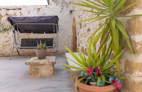 Drapanias House | Dream House | 2BR Retreat Near the Beach