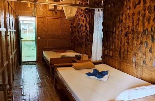 Ngwe Saung House | Dream House Guest House & Restaurant