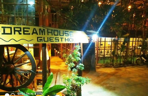 Ngwe Saung House | Dream House Guest House & Restaurant