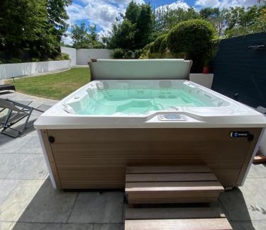 Ealing House | Dream House London with gym, cinema and housekeeper
