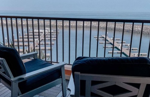 Al Kubus Apartment | Dream Inn - 2BR Apartment with Sea View in Fujairah
