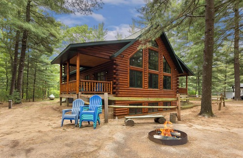 Friendship House | Dream Lake House