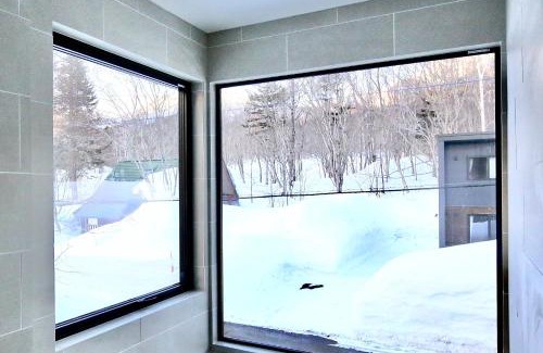 Niseko House | DREAM LIFE Onsen Villa
