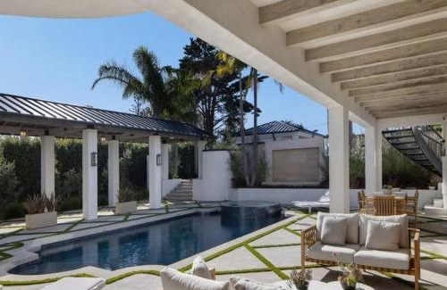 Central Malibu Villa | Dream Malibu Getaway!