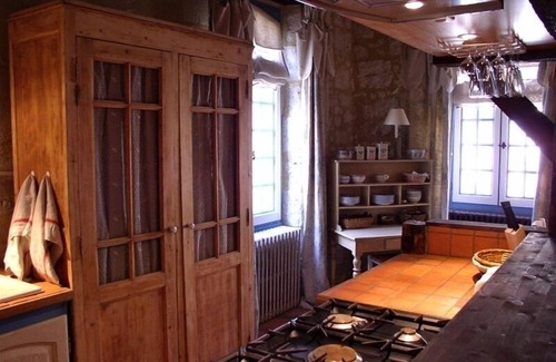 Issigeac Villa | Dream Medieval Stone Villa in Popular Market Village, ideal for Couples & Family