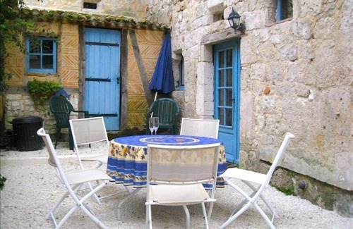 Issigeac Villa | Dream Medieval Stone Villa in Popular Market Village, ideal for Couples & Family