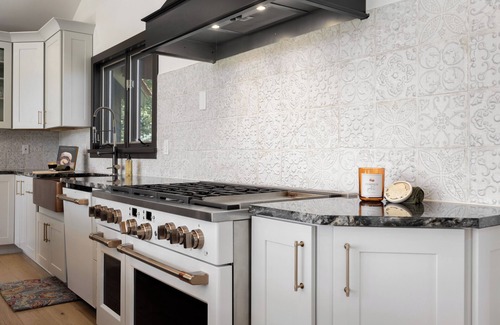 Alta House | Dream Mt Escape 4-bedroom house with Hot Tub & Views, WiFi in lovely Alta, Wy