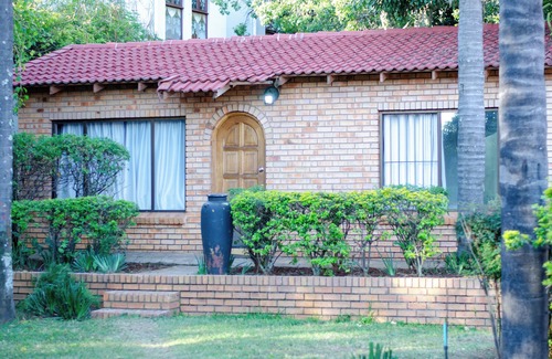 Greater Johannesburg Metropolitan Area Cottage | DREAM NEST