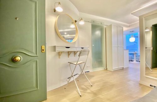 Carihuela Apartment | Dream of light and Beach THE GREEN DOOR