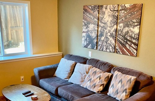 Piedmont Pines House | Dream Redwood Getaway: Hot Tub, Views, Hiking - Rare Find!