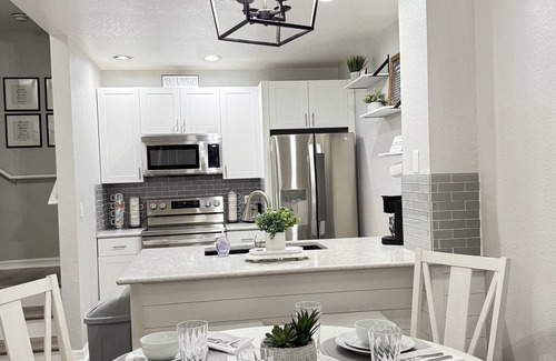 Venetian Bay Villages Condo | Dream Stay Disney! Charming 3 bedroom Themed Rooms/Sleeps 10/Pet Friendly