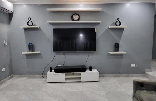 West Coast Division Apartment | Dream Stay