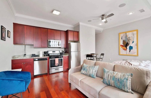 Olde Kensington Apartment | Dream Studio with Fitness Center & Rooftop Pool