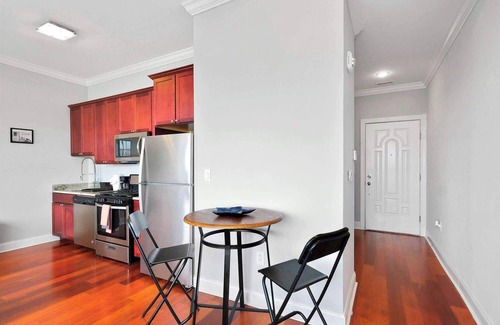 Olde Kensington Apartment | Dream Studio with Fitness Center & Rooftop Pool