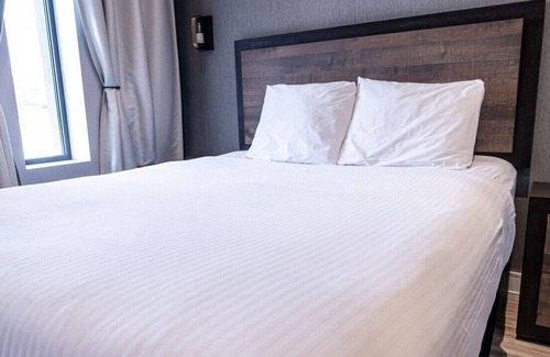 Northeast Mississauga House | Dream Suites Boutique Hotel - Private room in Mississauga