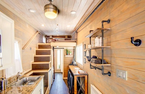 Cottonwood Apartment | Dream Tiny Home | Hot Tub, Sauna + Wine Tasting