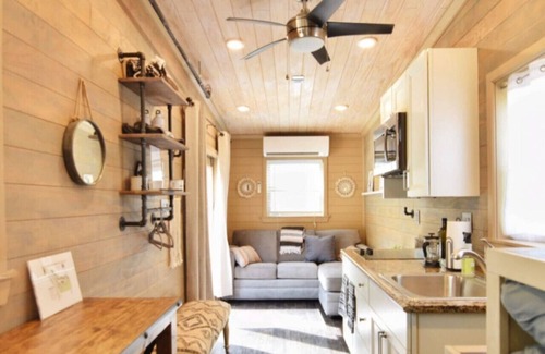 Cottonwood Apartment | Dream Tiny Home | Hot Tub, Sauna + Wine Tasting