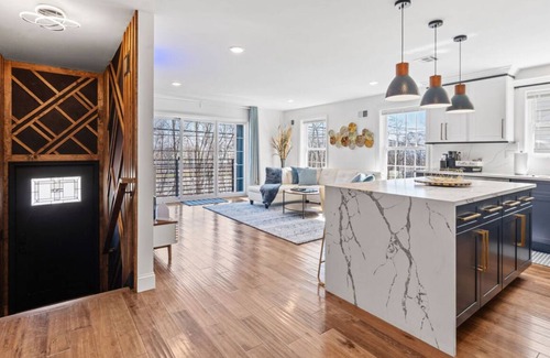 Weequahic Apartment | DREAM Unit LOCATED APPROX 5 MIN. FROM NEWARK LIBERTY INTERNATIONAL AIRPORT