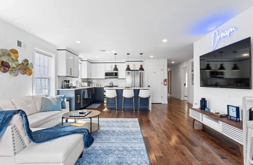 Weequahic Apartment | DREAM Unit LOCATED APPROX 5 MIN. FROM NEWARK LIBERTY INTERNATIONAL AIRPORT