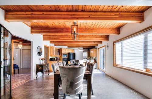 Bellefeuille Villa | Dream Vacation Home in Saint-Jerome