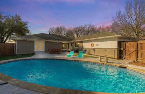 Garland House | Dream Vacation Home with Pool for Large Groups